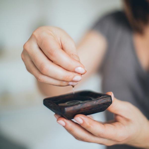 Massage huile chaude pour les troubles féminins