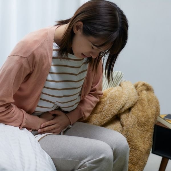 Réflexologie naturelle pour accompagner les règles douloureuses chez la femme